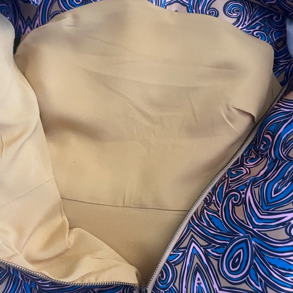 Unique shift dress. - Picture 6 of 7